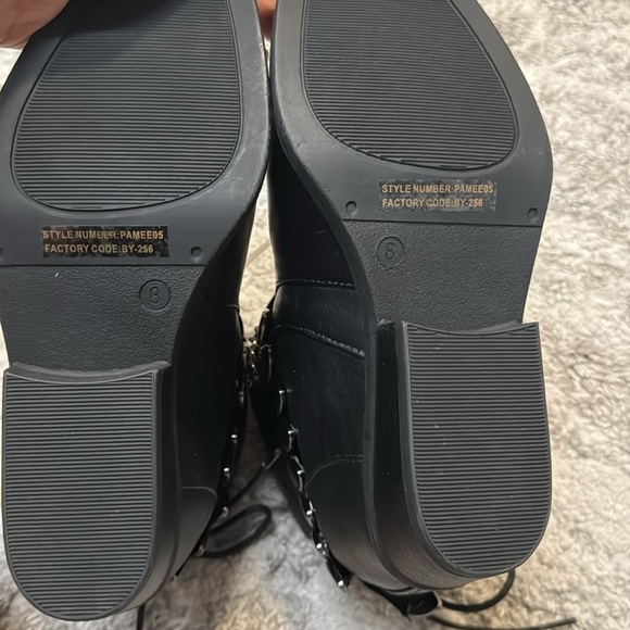 Bumper boot heels | SIZE 8 - Picture 5 of 6